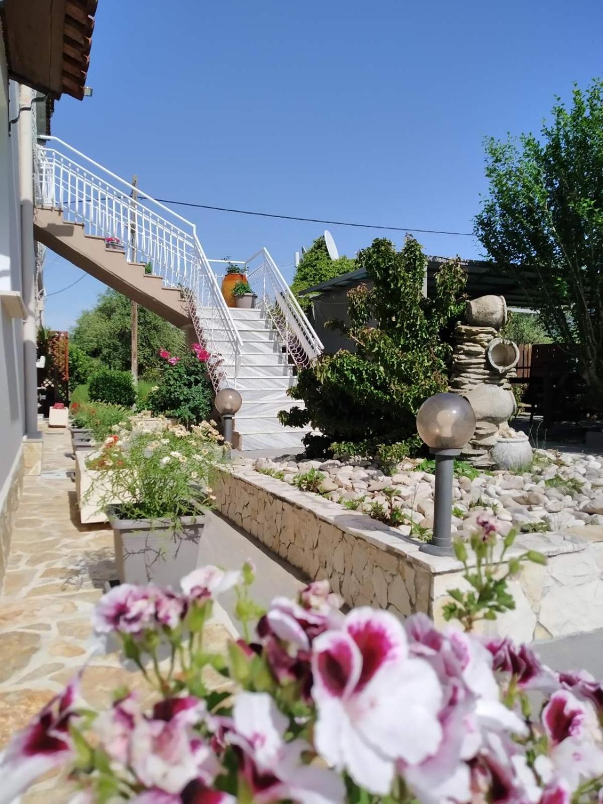 Trousas Apartments Roda  Exterior photo